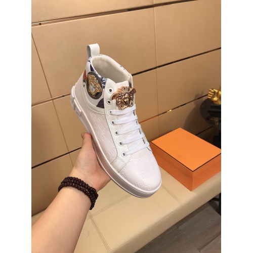 Versace High Tops Shoes For Men #948564