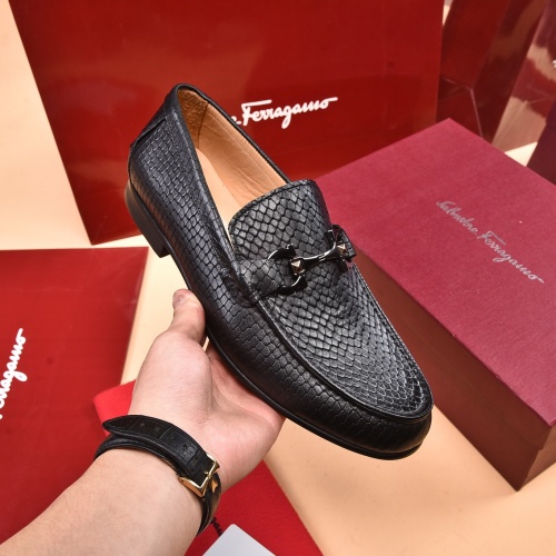 Ferragamo Leather Shoes For Men #948749