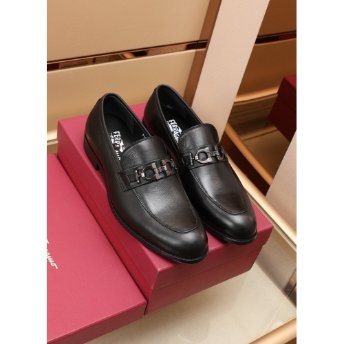 Ferragamo Leather Shoes For Men #948879