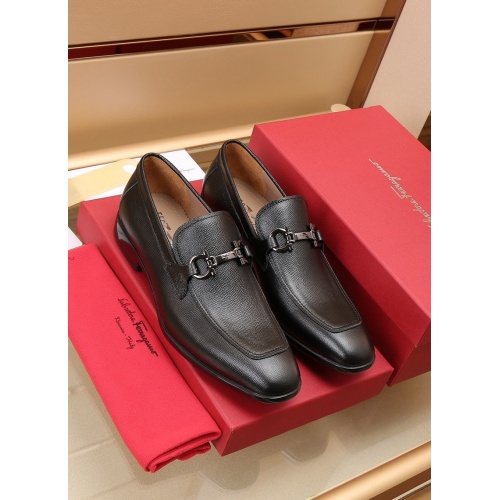 Ferragamo Leather Shoes For Men #948886