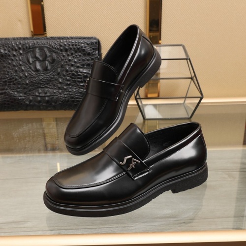 Replica Ferragamo Leather Shoes For Men #948922 $98.00 USD for Wholesale