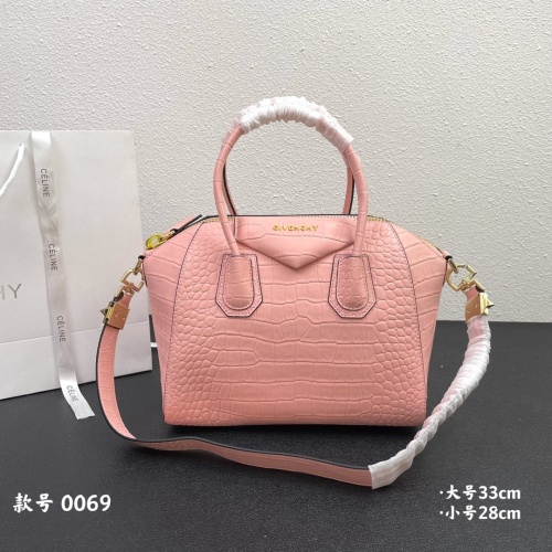 Givenchy AAA Quality Handbags For Women #949299
