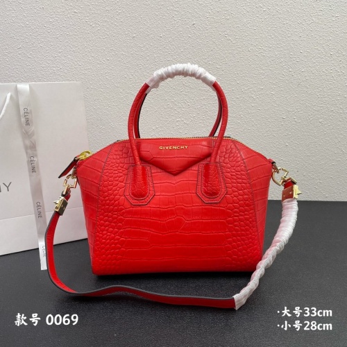Givenchy AAA Quality Handbags For Women #949301