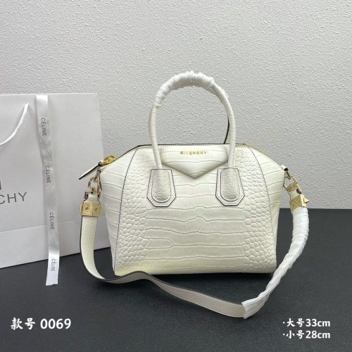 Givenchy AAA Quality Handbags For Women #949302