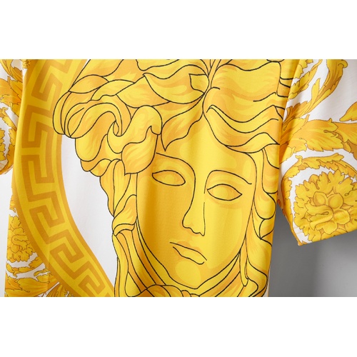 Replica Versace T-Shirts Short Sleeved For Men #949608 $26.00 USD for Wholesale