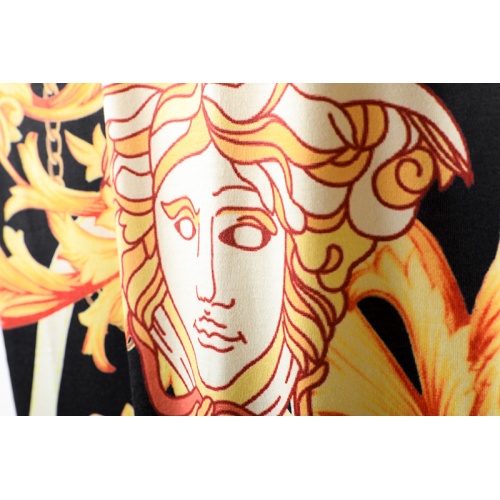 Replica Versace T-Shirts Short Sleeved For Men #949616 $26.00 USD for Wholesale