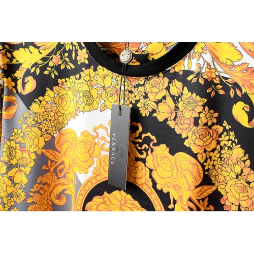 Replica Versace T-Shirts Short Sleeved For Men #949617 $26.00 USD for Wholesale