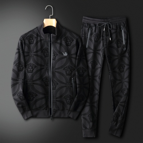 Versace Tracksuits Long Sleeved For Men #950048