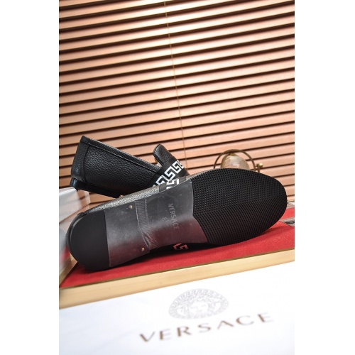 Replica Versace Casual Shoes For Men #950409 $96.00 USD for Wholesale