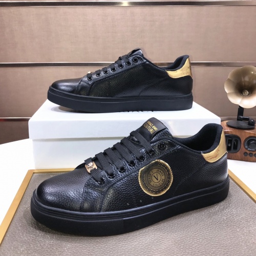 Versace Casual Shoes For Men #950439