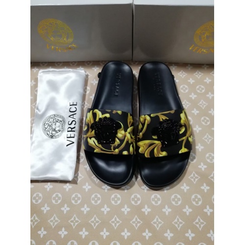 Versace Slippers For Women #950776