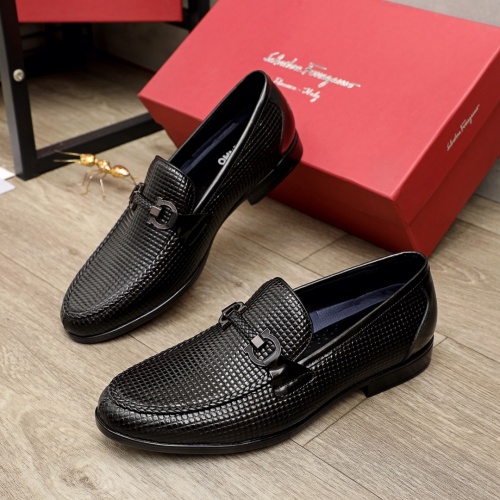Ferragamo Leather Shoes For Men #951142