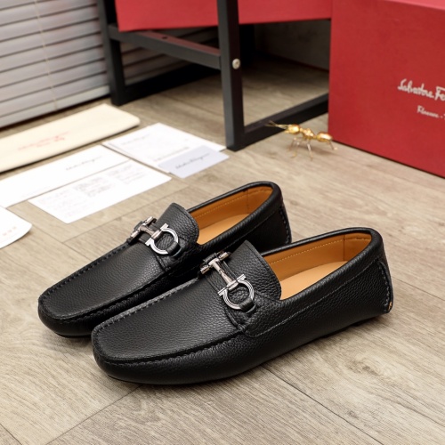 Ferragamo Leather Shoes For Men #951151