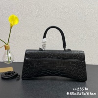 $108.00 USD Balenciaga AAA Quality Messenger Bags For Women #949179