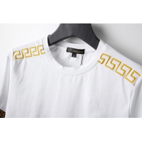 $26.00 USD Versace T-Shirts Short Sleeved For Men #949613