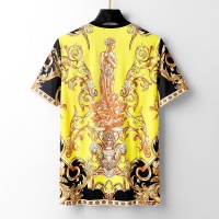 $26.00 USD Versace T-Shirts Short Sleeved For Men #949619