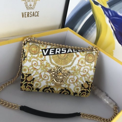 $128.00 USD Versace AAA Quality Messenger Bags For Women #951393