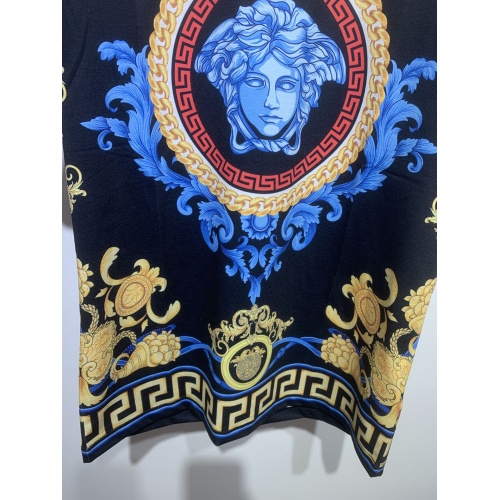 Replica Versace T-Shirts Short Sleeved For Men #952131 $40.00 USD for Wholesale