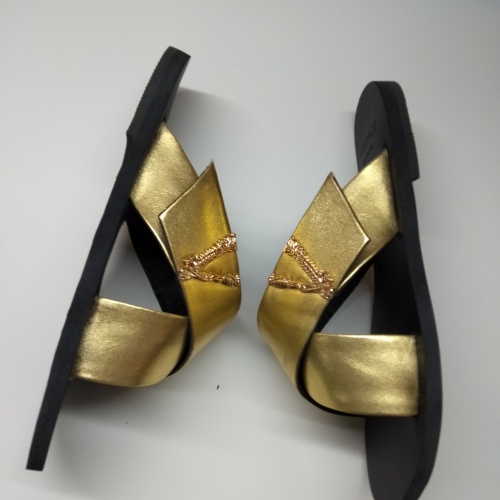 Replica Versace Slippers For Women #953200 $68.00 USD for Wholesale