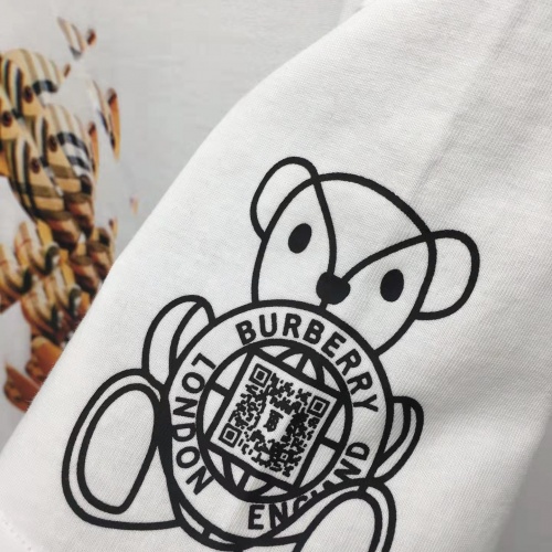 Replica Burberry T-Shirts Short Sleeved For Unisex #953473 $32.00 USD for Wholesale