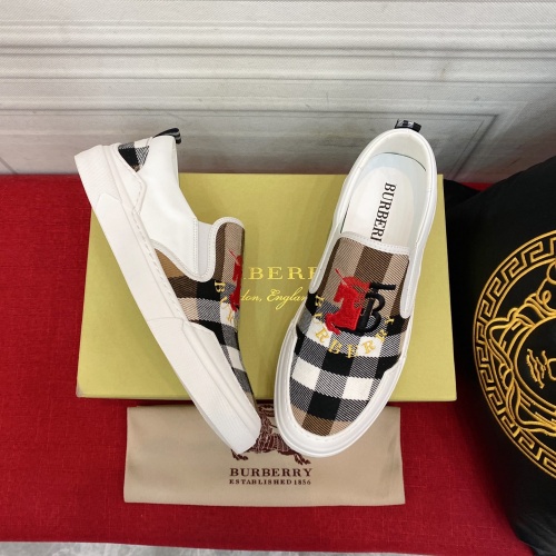 Burberry Casual Shoes For Men #953569