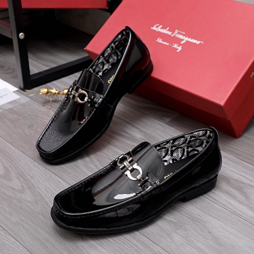 Ferragamo Leather Shoes For Men #954047