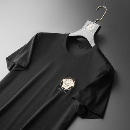 Replica Versace T-Shirts Short Sleeved For Men #955525 $36.00 USD for Wholesale