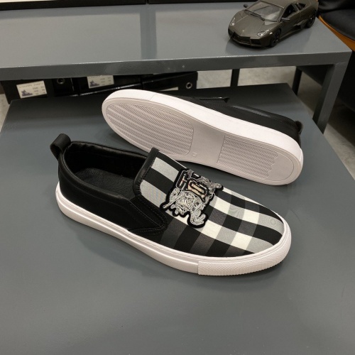 Burberry Casual Shoes For Men #955719
