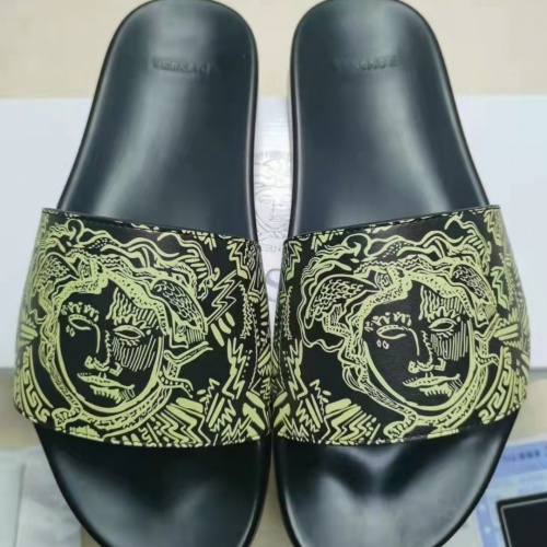Versace Slippers For Men #956356