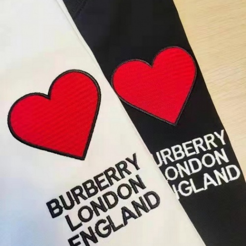 Replica Burberry T-Shirts Short Sleeved For Unisex #957177 $25.00 USD for Wholesale
