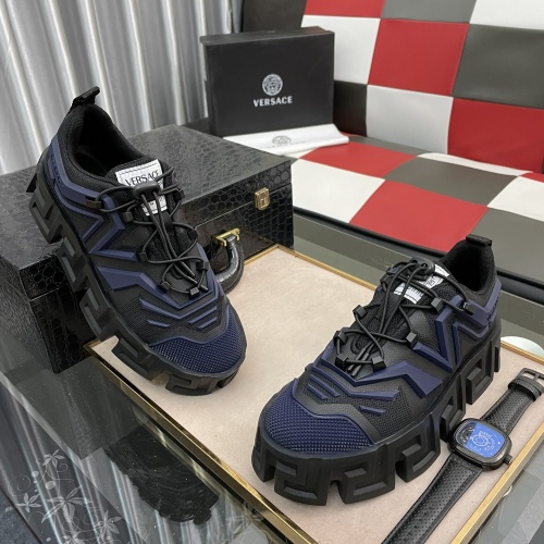 Versace Casual Shoes For Men #958166