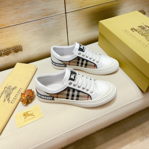 Replica Burberry Casual Shoes For Men #958423 $72.00 USD for Wholesale