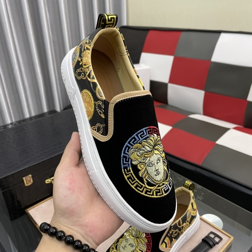 Replica Versace Casual Shoes For Men #958492 $64.00 USD for Wholesale