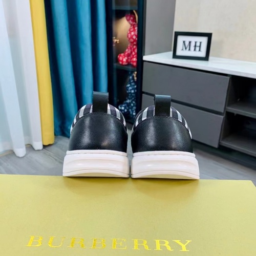 Replica Burberry Casual Shoes For Men #958627 $68.00 USD for Wholesale