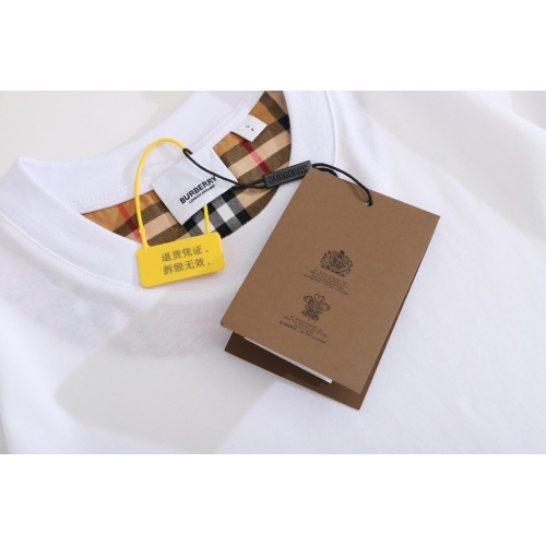 Replica Burberry T-Shirts Short Sleeved For Unisex #958866 $42.00 USD for Wholesale