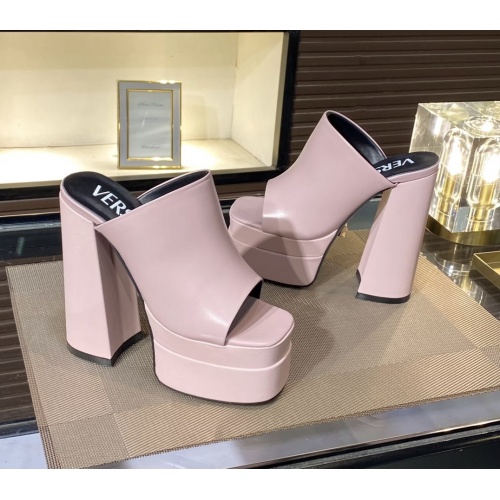 Versace Slippers For Women #958916