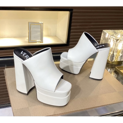 Versace Slippers For Women #958921