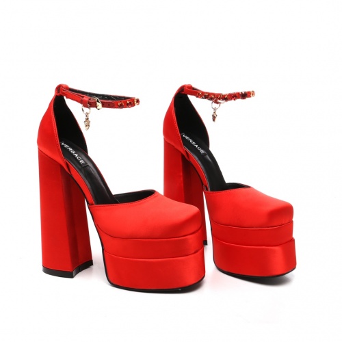 Versace Sandal For Women #958934