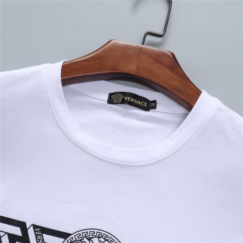 Replica Versace T-Shirts Short Sleeved For Men #959902 $27.00 USD for Wholesale