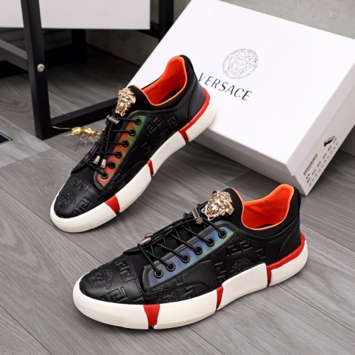 Versace Casual Shoes For Men #961262