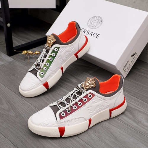 Versace Casual Shoes For Men #961263