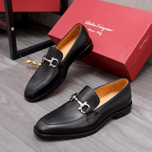 Salvatore Ferragamo Leather Shoes For Men #961295