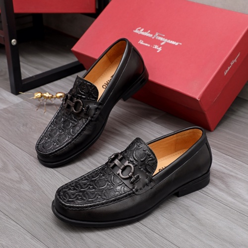 Salvatore Ferragamo Leather Shoes For Men #961299