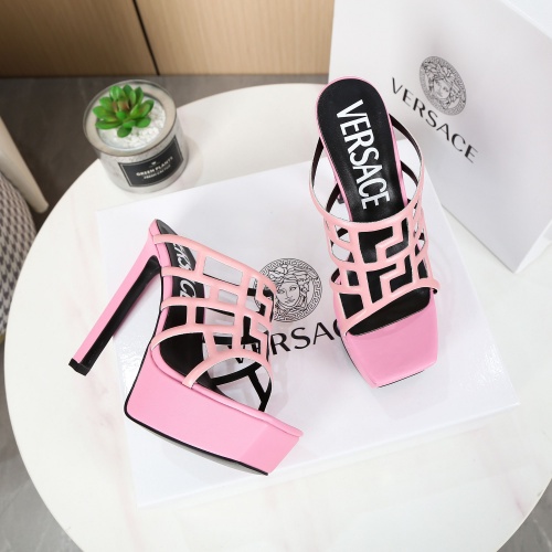 Versace Slippers For Women #962028