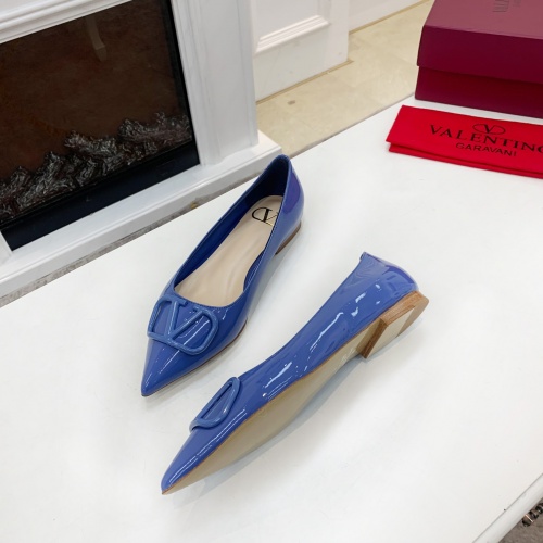 Valentino Flat Shoes For Women #962157