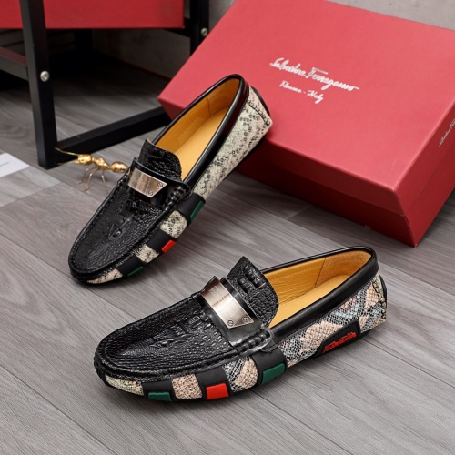 Salvatore Ferragamo Leather Shoes For Men #962433