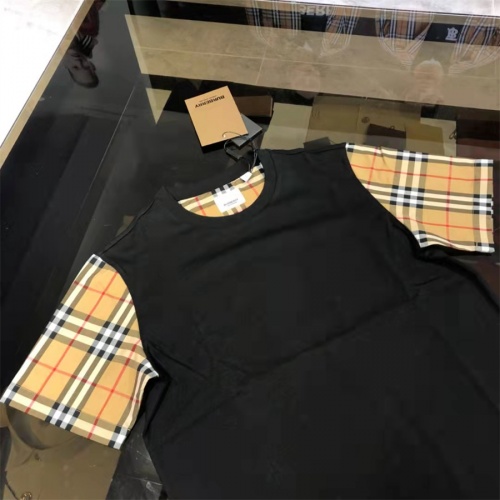 Replica Burberry T-Shirts Short Sleeved For Women #962650 $42.00 USD for Wholesale