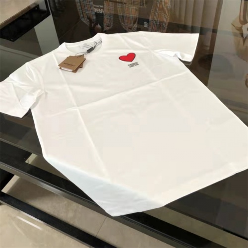 Replica Burberry T-Shirts Short Sleeved For Unisex #962657 $42.00 USD for Wholesale