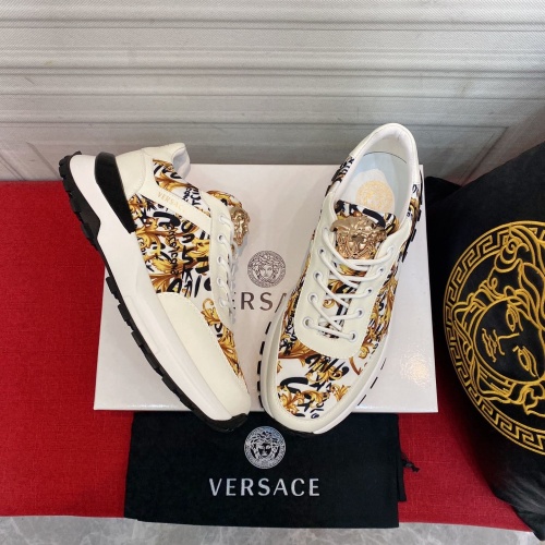 Versace Casual Shoes For Men #962802