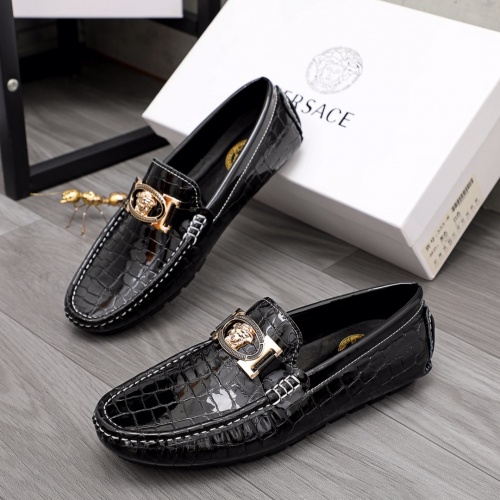Versace Leather Shoes For Men #963492